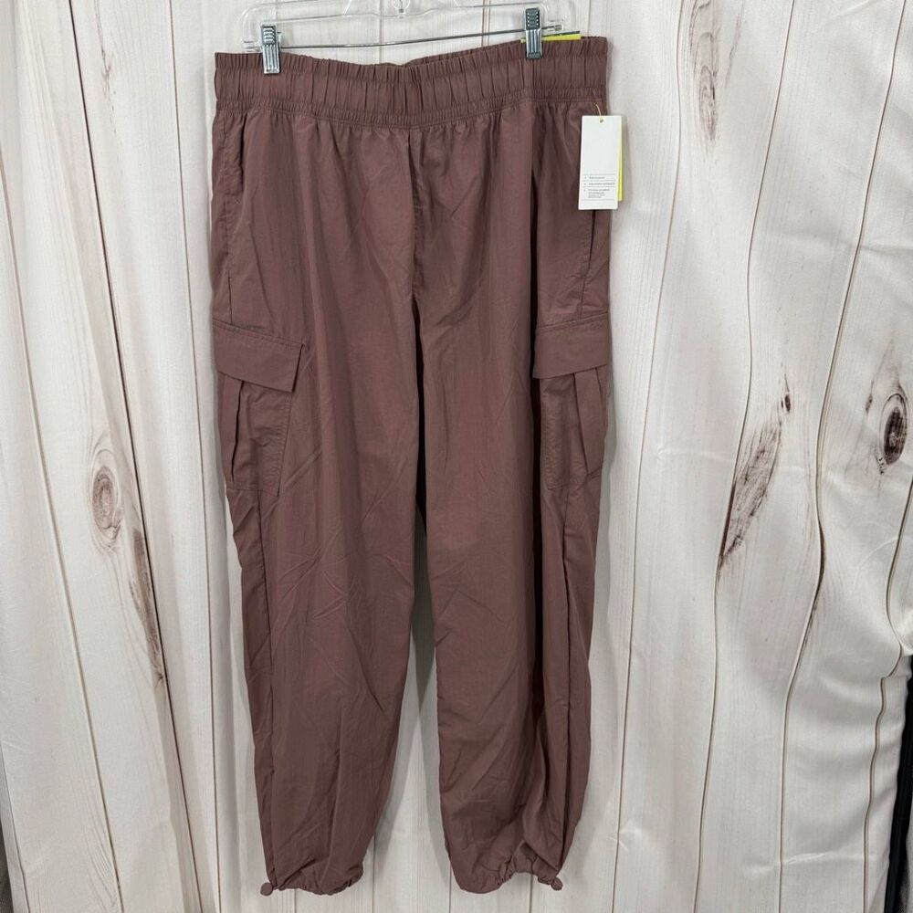 Target All in Motion Women’s Large Brown Cargo Pants Athletic New